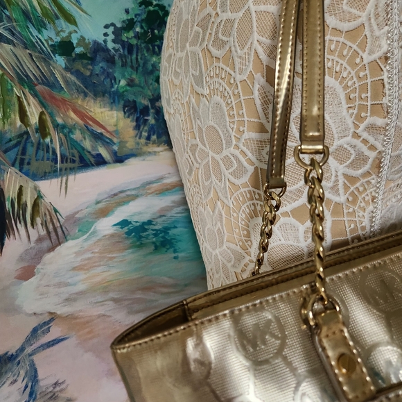 Michael Kors Large Jet Set with Chain strap Gold MK Tote. - Picture 3 of 16